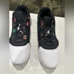 Size 12 - Air Jordan 11 CMFT Low White Black. Preowned